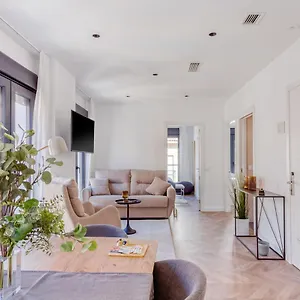 Limehome Calle Ancha Del Carmen Apartahotel